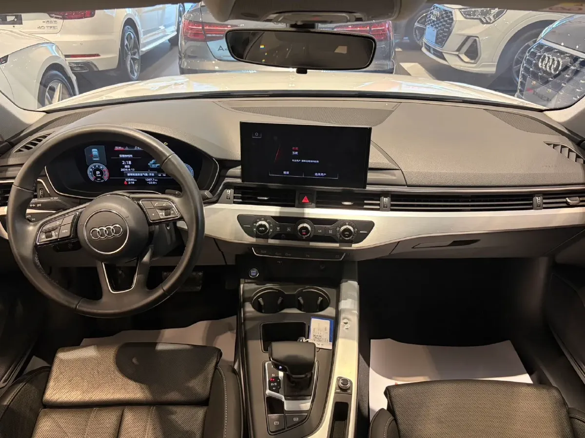 2020 Audi A4L 2.0T 190HP L4 7DCT,autocango,china used car exporter,china ev exporter,chinese used car exporter,chinese used ev exporter