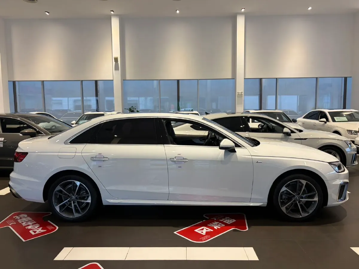 2020 Audi A4L 2.0T 190HP L4 7DCT,autocango,china used car exporter,china ev exporter,chinese used car exporter,chinese used ev exporter