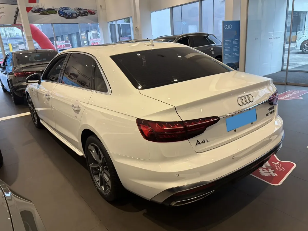 2020 Audi A4L 2.0T 190HP L4 7DCT,autocango,china used car exporter,china ev exporter,chinese used car exporter,chinese used ev exporter