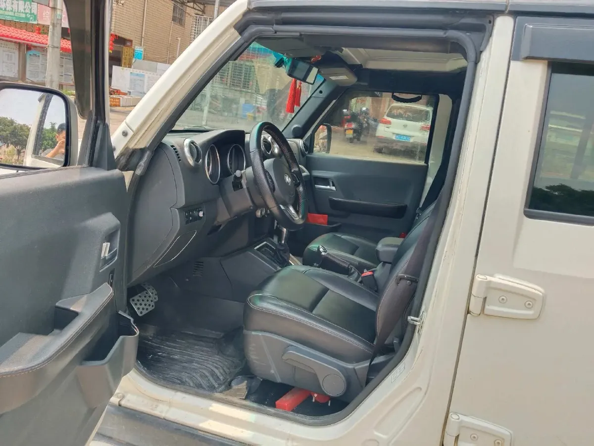 2017 Beijing BJ40 2.3T 250HP L4 6AT,autocango,china used car exporter,china ev exporter,chinese used car exporter,chinese used ev exporter