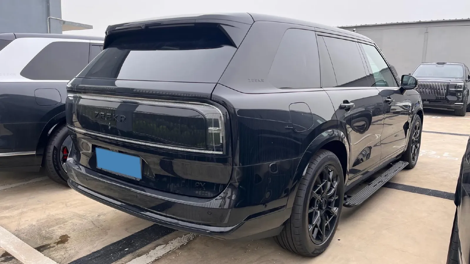 2025 Zeekr 9X 2.0T 279HP L4 1DHT PHEV,autocango,china used car exporter,china ev exporter,chinese used car exporter,chinese used ev exporter