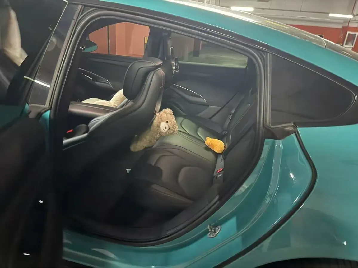 2024 MI SU7 BEV 73.6KWH,autocango,china used car exporter,china ev exporter,chinese used car exporter,chinese used ev exporter