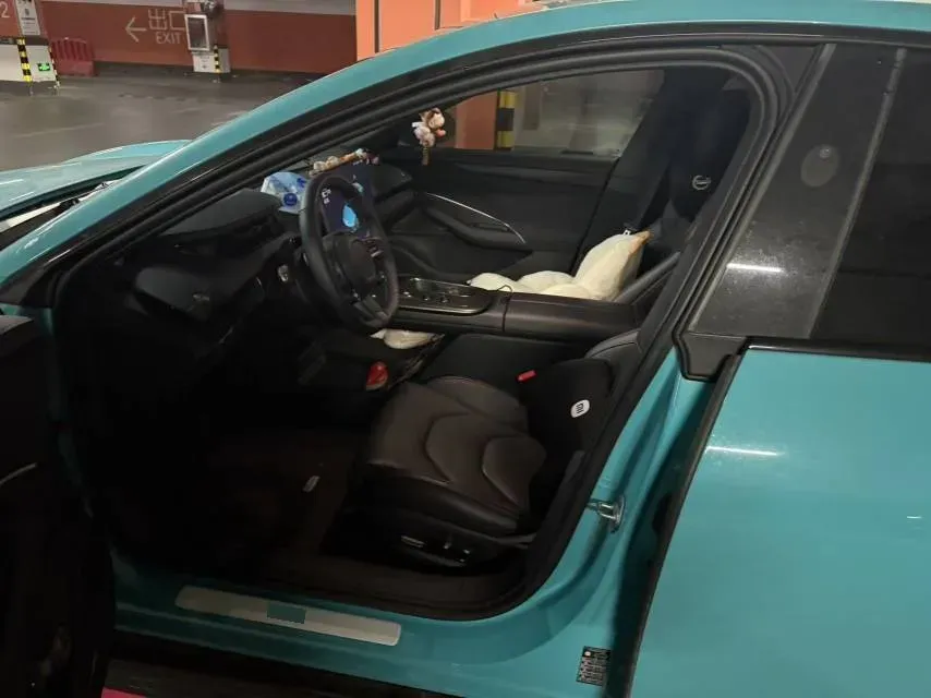 2024 MI SU7 BEV 73.6KWH,autocango,china used car exporter,china ev exporter,chinese used car exporter,chinese used ev exporter