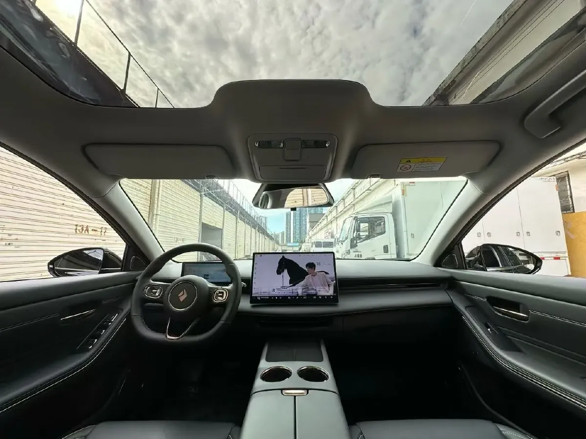 2025 BaoJun XiangJing 1.5T 143HP L4 1DHT PHEV,autocango,china used car exporter,china ev exporter,chinese used car exporter,chinese used ev exporter