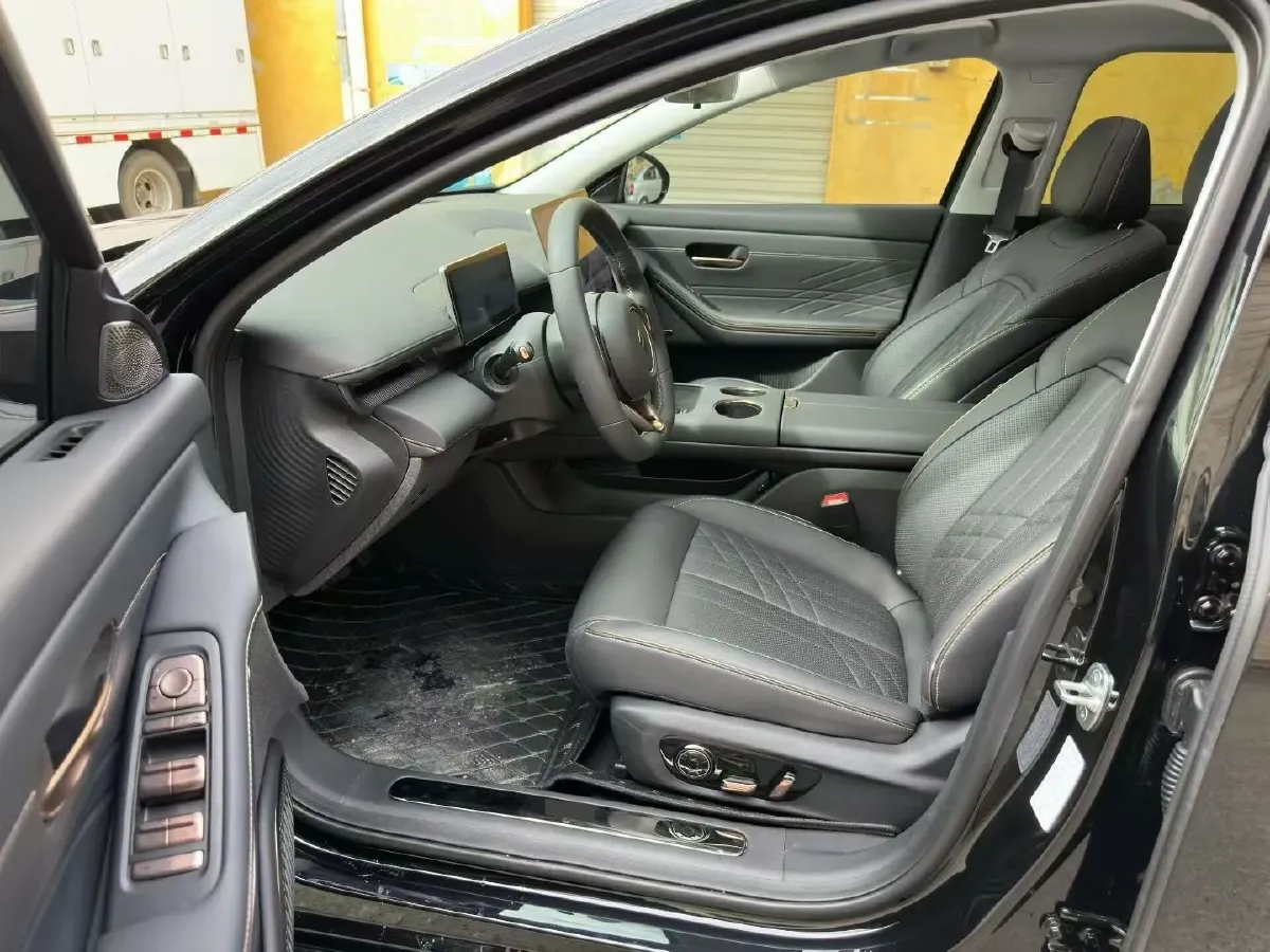 2025 BaoJun XiangJing 1.5T 143HP L4 1DHT PHEV,autocango,china used car exporter,china ev exporter,chinese used car exporter,chinese used ev exporter