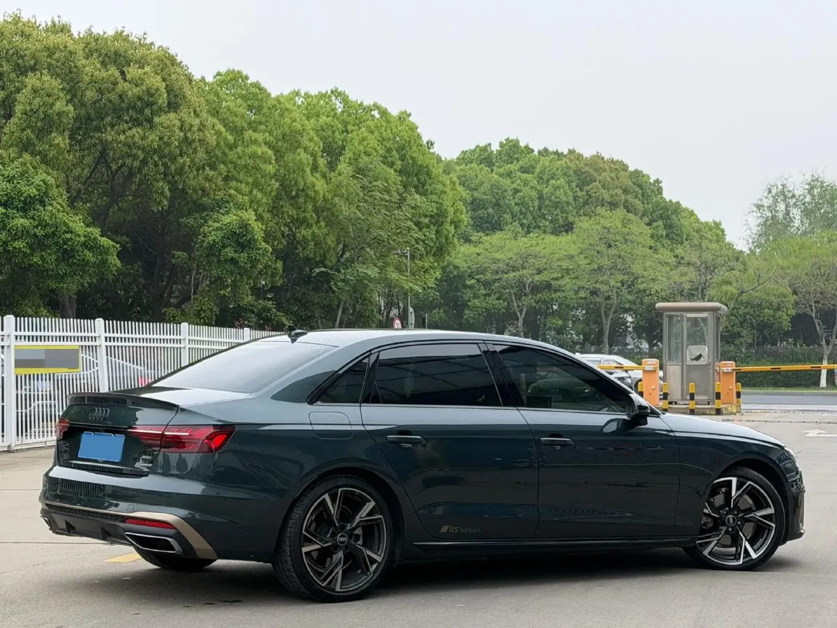 2024 Audi A4L 2.0T 190HP L4 7DCT,autocango,china used car exporter,china ev exporter,chinese used car exporter,chinese used ev exporter
