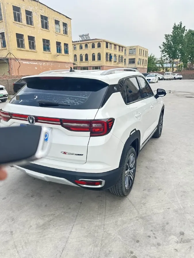 2019 ChangAn CS35 Plus 1.6L 128HP L4 5MT,autocango,china used car exporter,china ev exporter,chinese used car exporter,chinese used ev exporter
