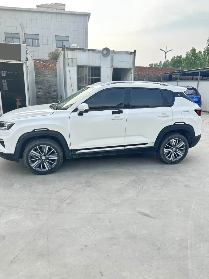 2019 ChangAn CS35 Plus 1.6L 128HP L4 5MT,autocango,china used car exporter,china ev exporter,chinese used car exporter,chinese used ev exporter