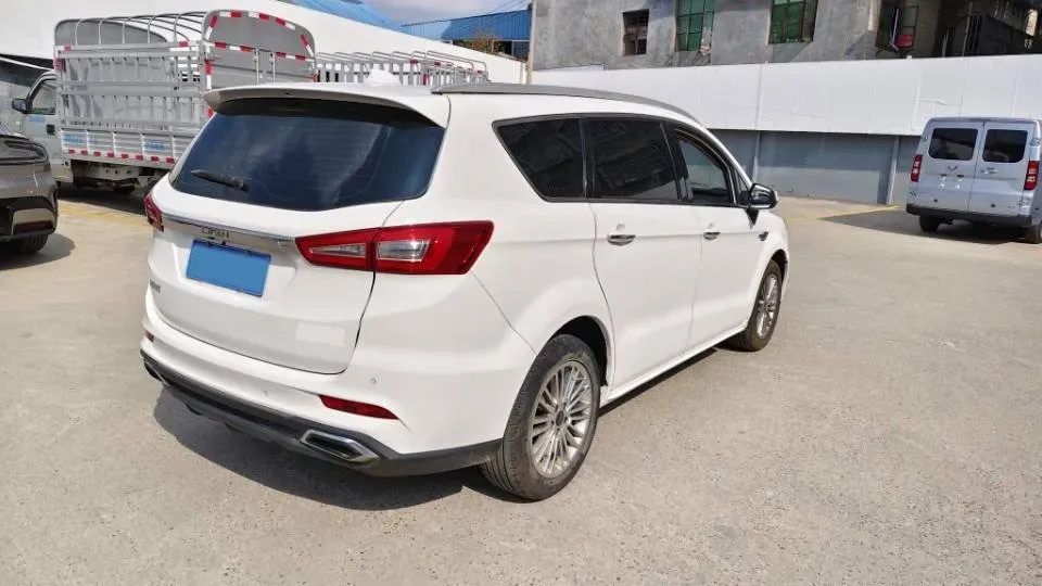 2017 LiFan XuanLang 2.0L 141HP L4 5MT,autocango,china used car exporter,china ev exporter,chinese used car exporter,chinese used ev exporter