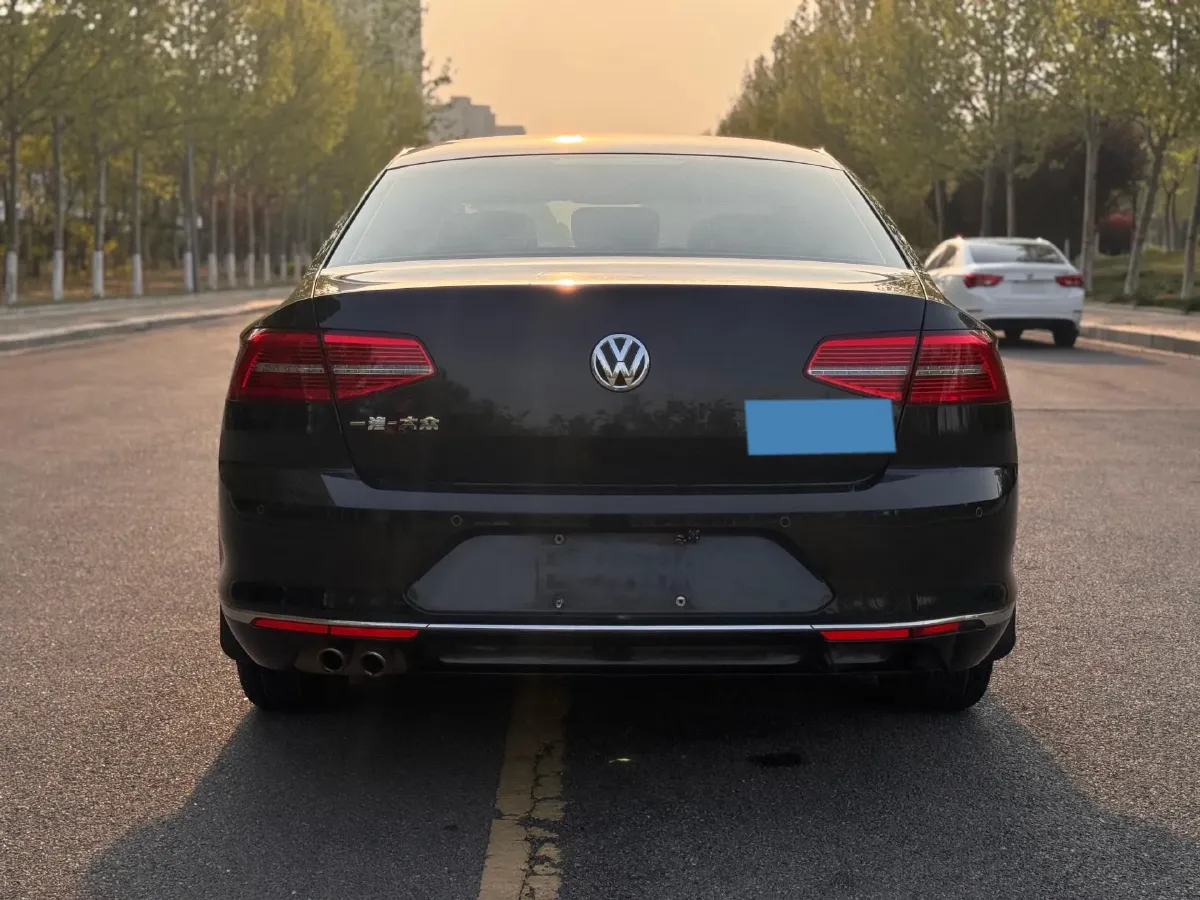 2017 Volkswagen Magotan 1.8T 180HP L4 7DCT,autocango,china used car exporter,china ev exporter,chinese used car exporter,chinese used ev exporter