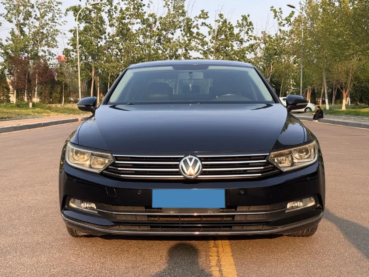 2017 Volkswagen Magotan 1.8T 180HP L4 7DCT,autocango,china used car exporter,china ev exporter,chinese used car exporter,chinese used ev exporter