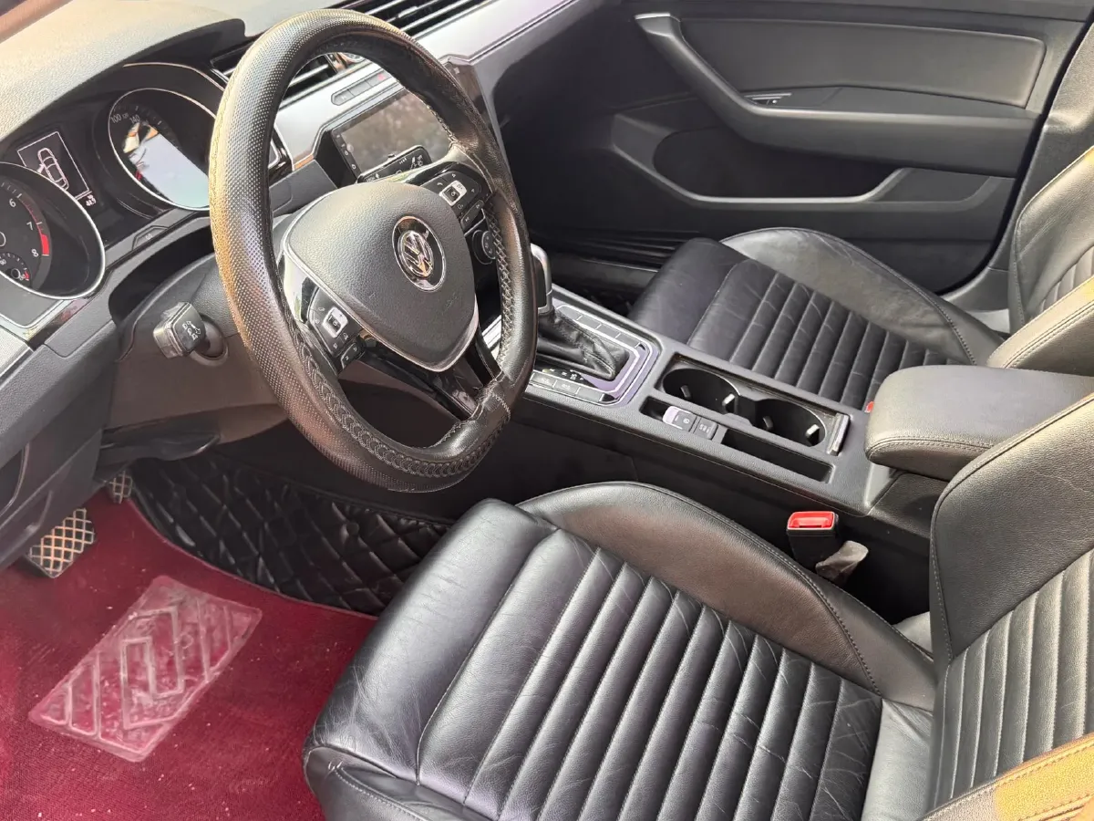 2017 Volkswagen Magotan 1.8T 180HP L4 7DCT,autocango,china used car exporter,china ev exporter,chinese used car exporter,chinese used ev exporter