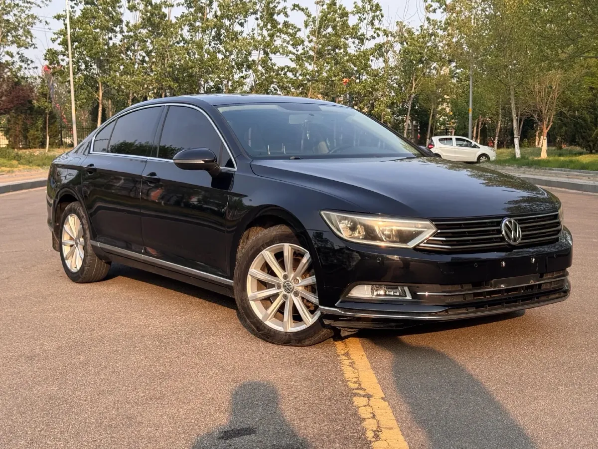 2017 Volkswagen Magotan 1.8T 180HP L4 7DCT,autocango,china used car exporter,china ev exporter,chinese used car exporter,chinese used ev exporter