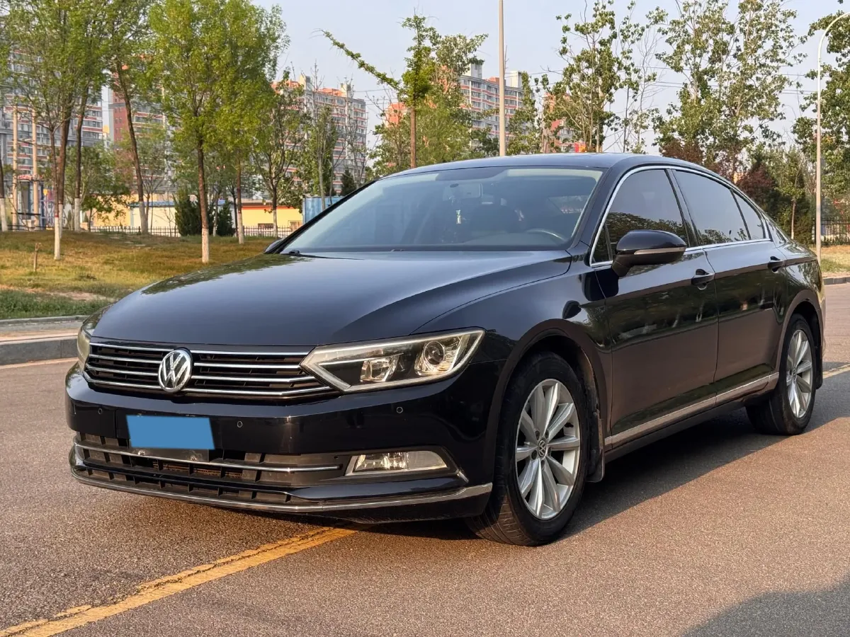 2017 Volkswagen Magotan 1.8T 180HP L4 7DCT,autocango,china used car exporter,china ev exporter,chinese used car exporter,chinese used ev exporter