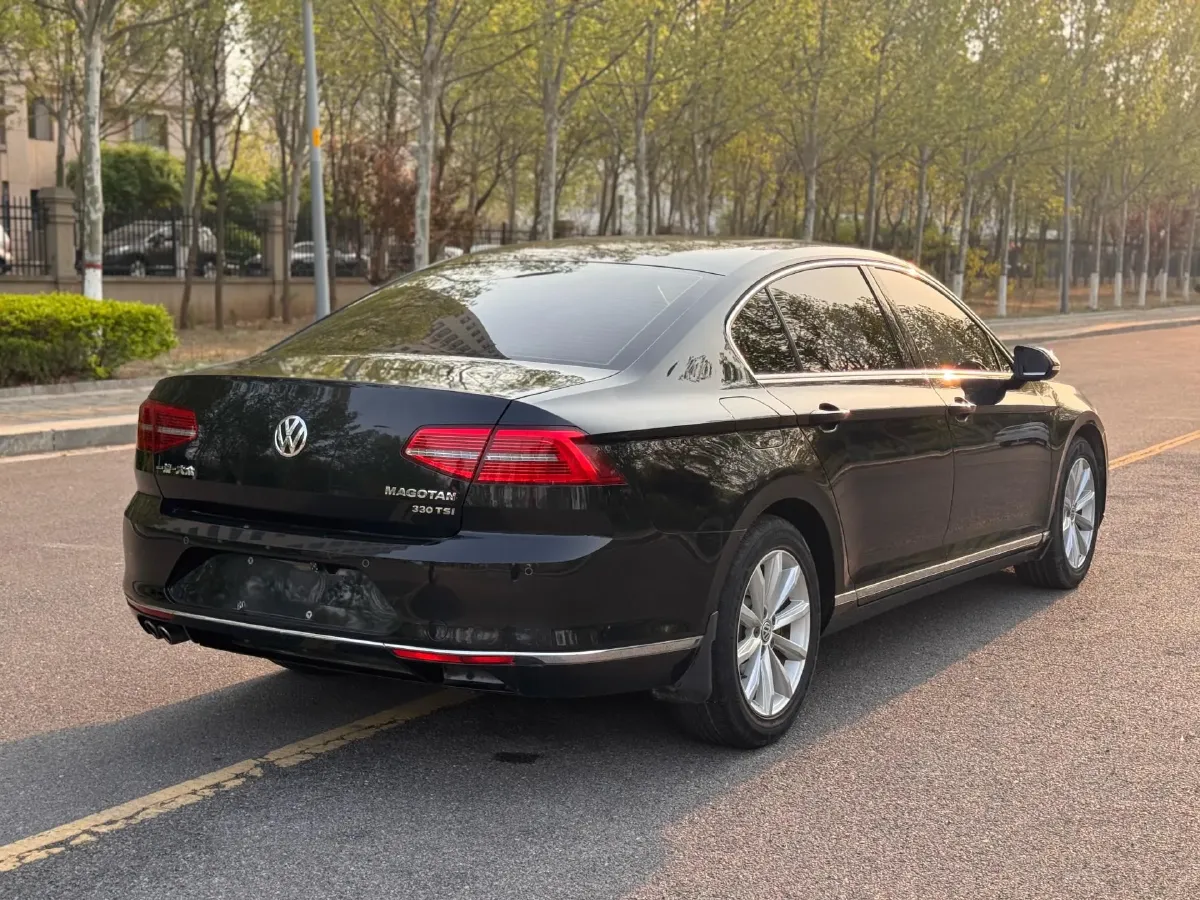 2017 Volkswagen Magotan 1.8T 180HP L4 7DCT,autocango,china used car exporter,china ev exporter,chinese used car exporter,chinese used ev exporter