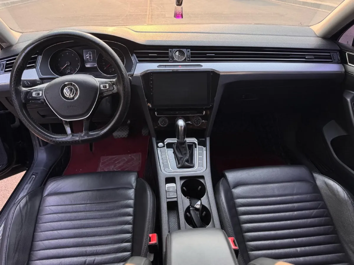 2017 Volkswagen Magotan 1.8T 180HP L4 7DCT,autocango,china used car exporter,china ev exporter,chinese used car exporter,chinese used ev exporter