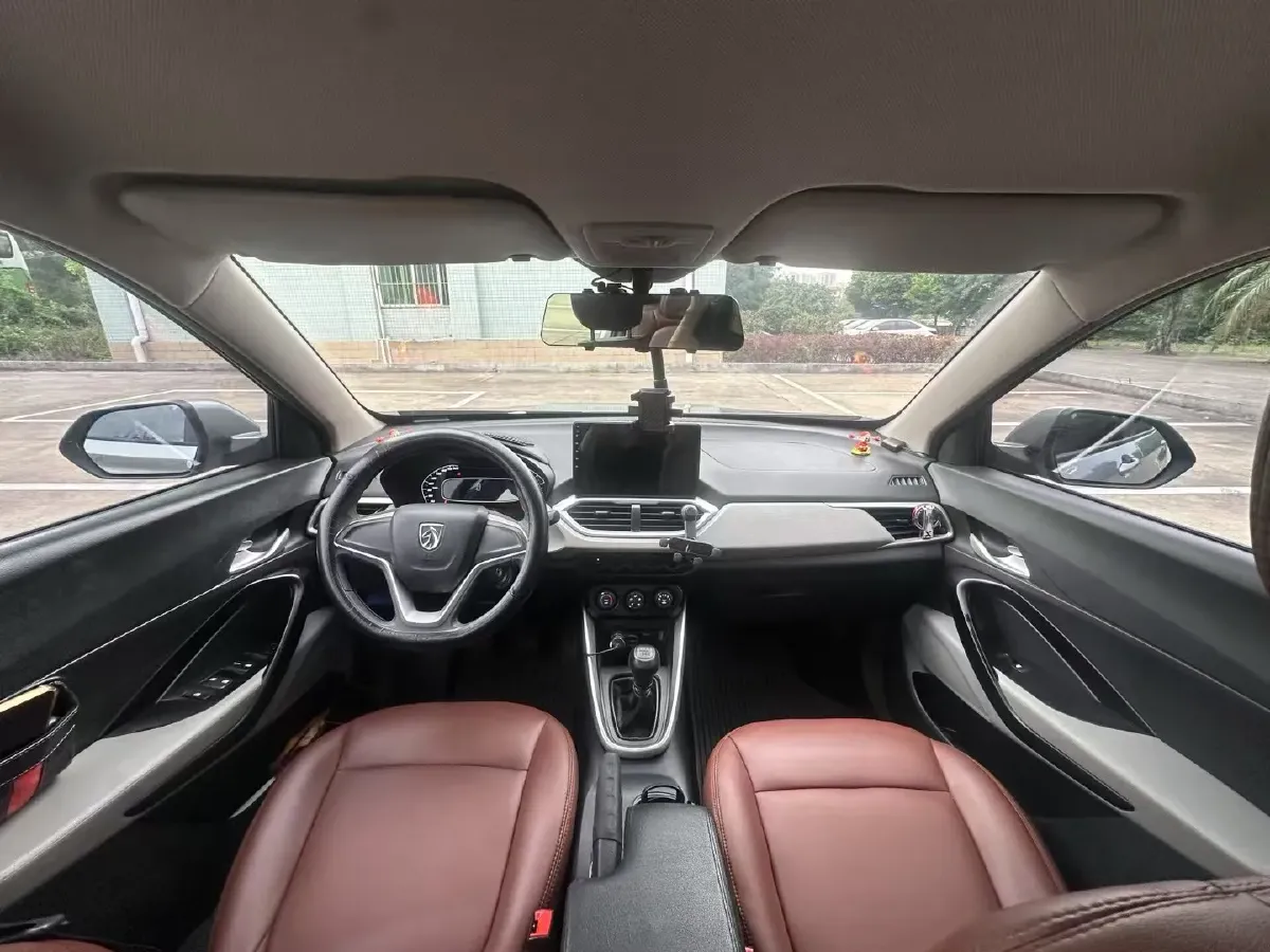 2017 BaoJun 310W 1.5L 105HP L4 6MT,autocango,china used car exporter,china ev exporter,chinese used car exporter,chinese used ev exporter