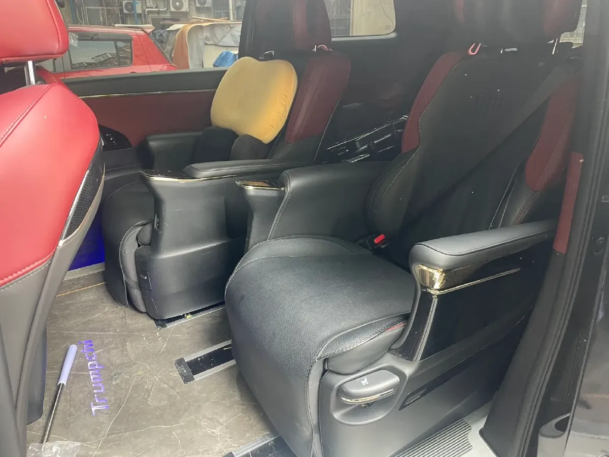 2023 GAC Trumpchi M8 2.0T 252HP L4 8AT,autocango,china used car exporter,china ev exporter,chinese used car exporter,chinese used ev exporter