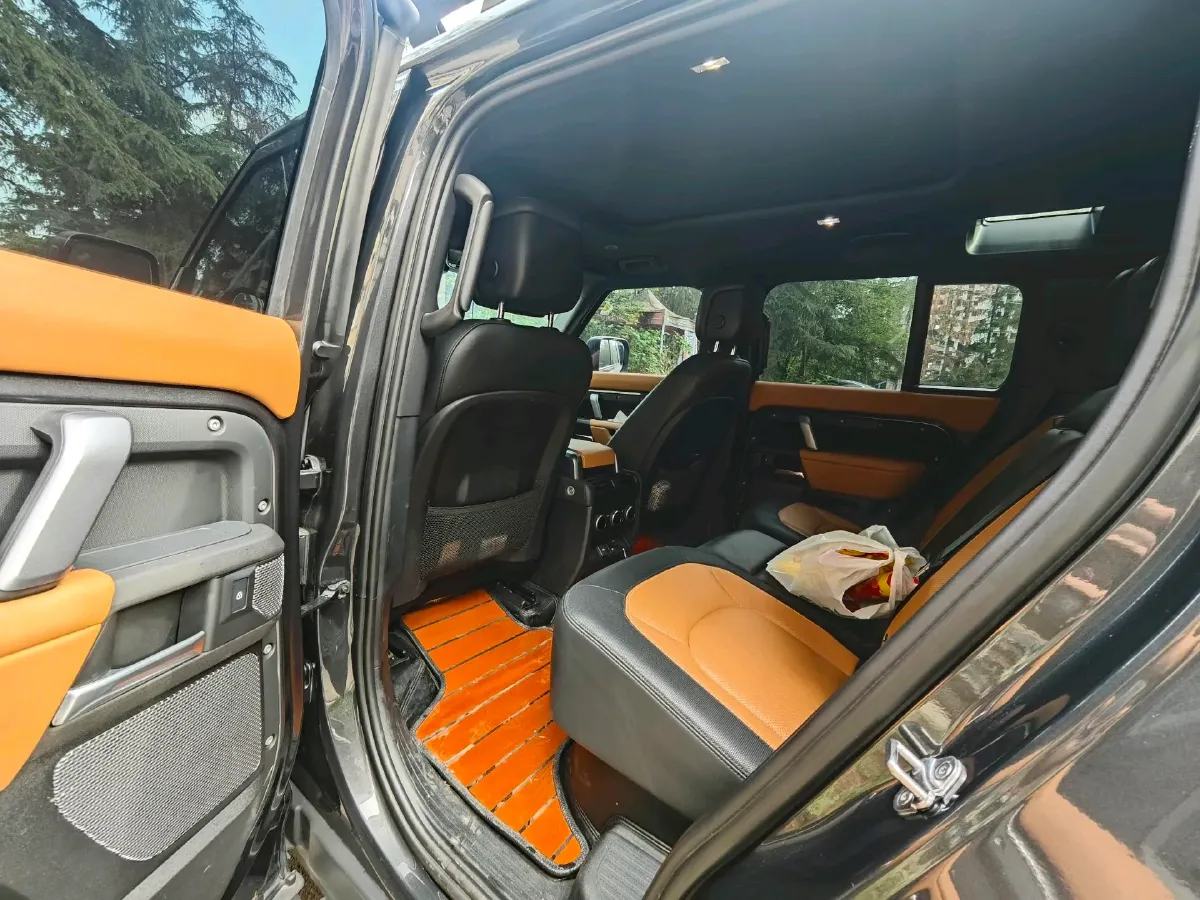 2023 Land Rover Defender 3.0T 400HP L6 8AT,autocango,china used car exporter,china ev exporter,chinese used car exporter,chinese used ev exporter