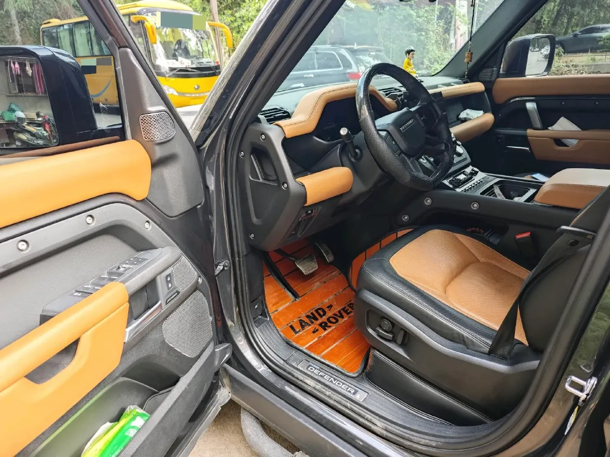 2023 Land Rover Defender 3.0T 400HP L6 8AT,autocango,china used car exporter,china ev exporter,chinese used car exporter,chinese used ev exporter