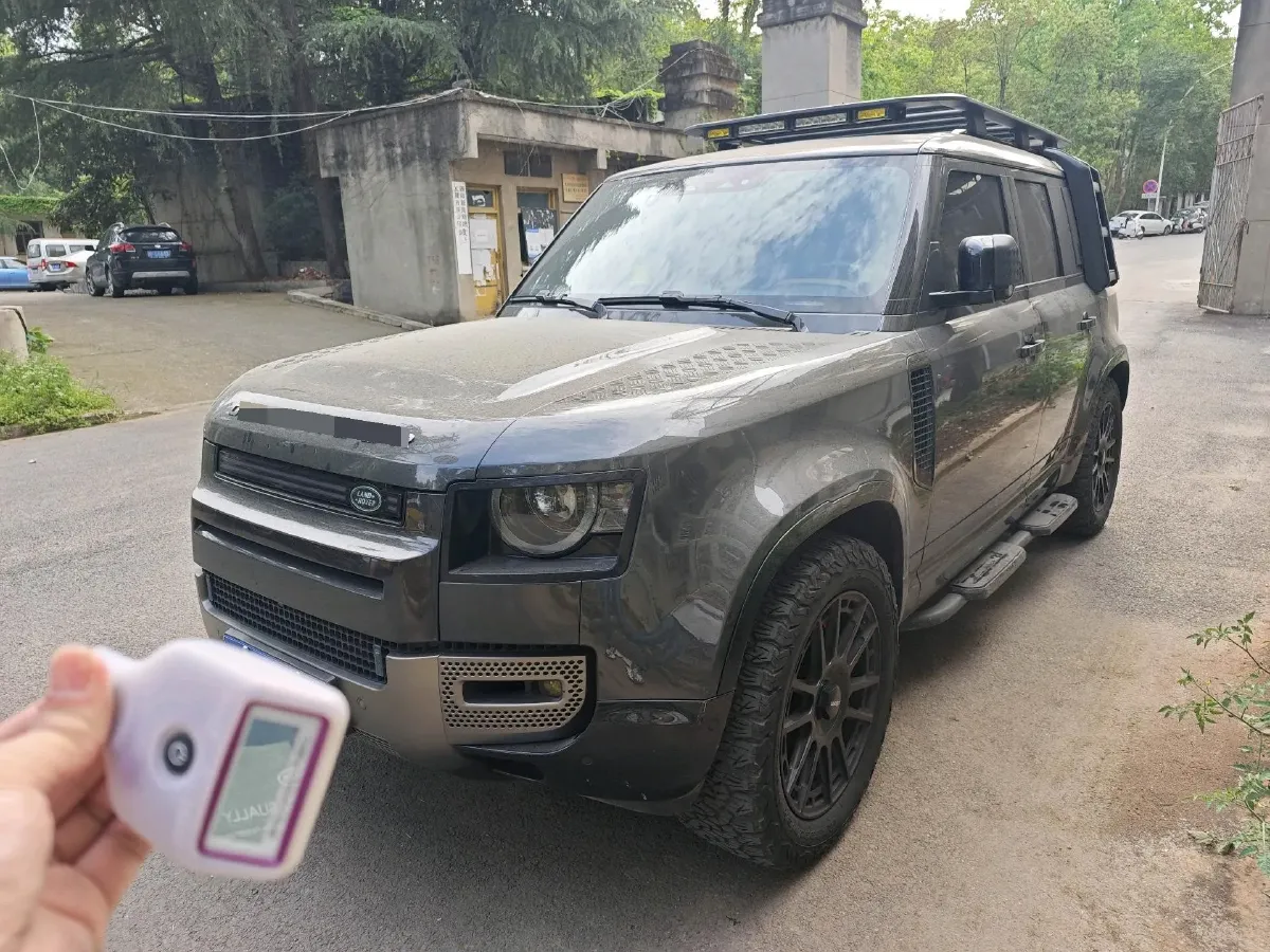 2023 Land Rover Defender 3.0T 400HP L6 8AT,autocango,china used car exporter,china ev exporter,chinese used car exporter,chinese used ev exporter