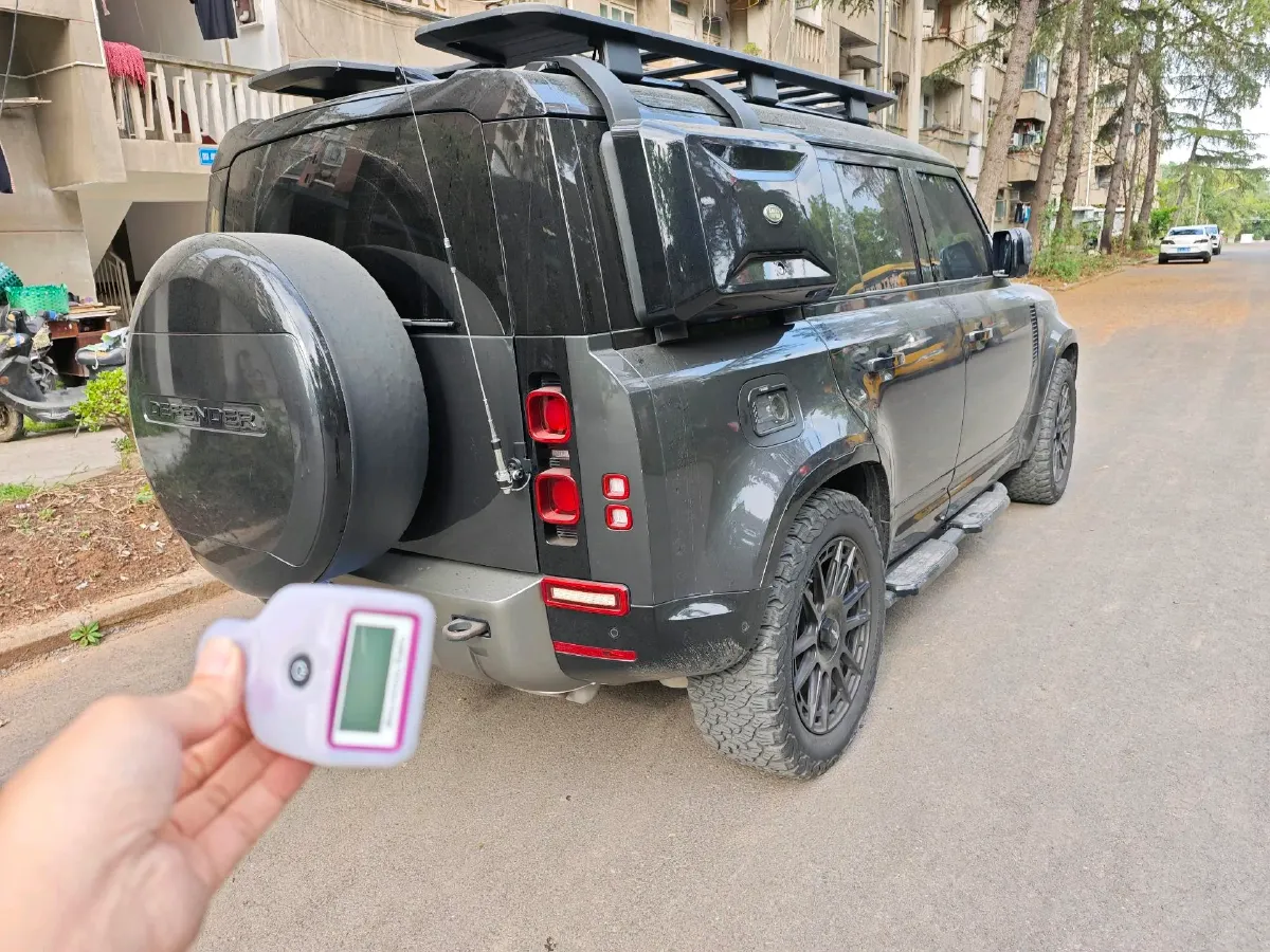 2023 Land Rover Defender 3.0T 400HP L6 8AT,autocango,china used car exporter,china ev exporter,chinese used car exporter,chinese used ev exporter