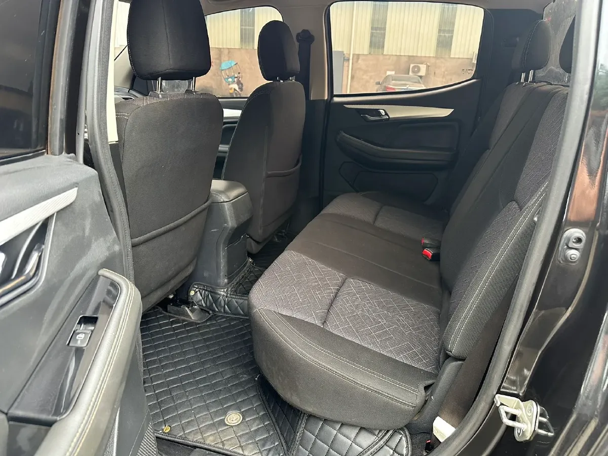 2022 Isuzu RE-MAX Jim 2.8T 120HP L4 5MT,autocango,china used car exporter,china ev exporter,chinese used car exporter,chinese used ev exporter