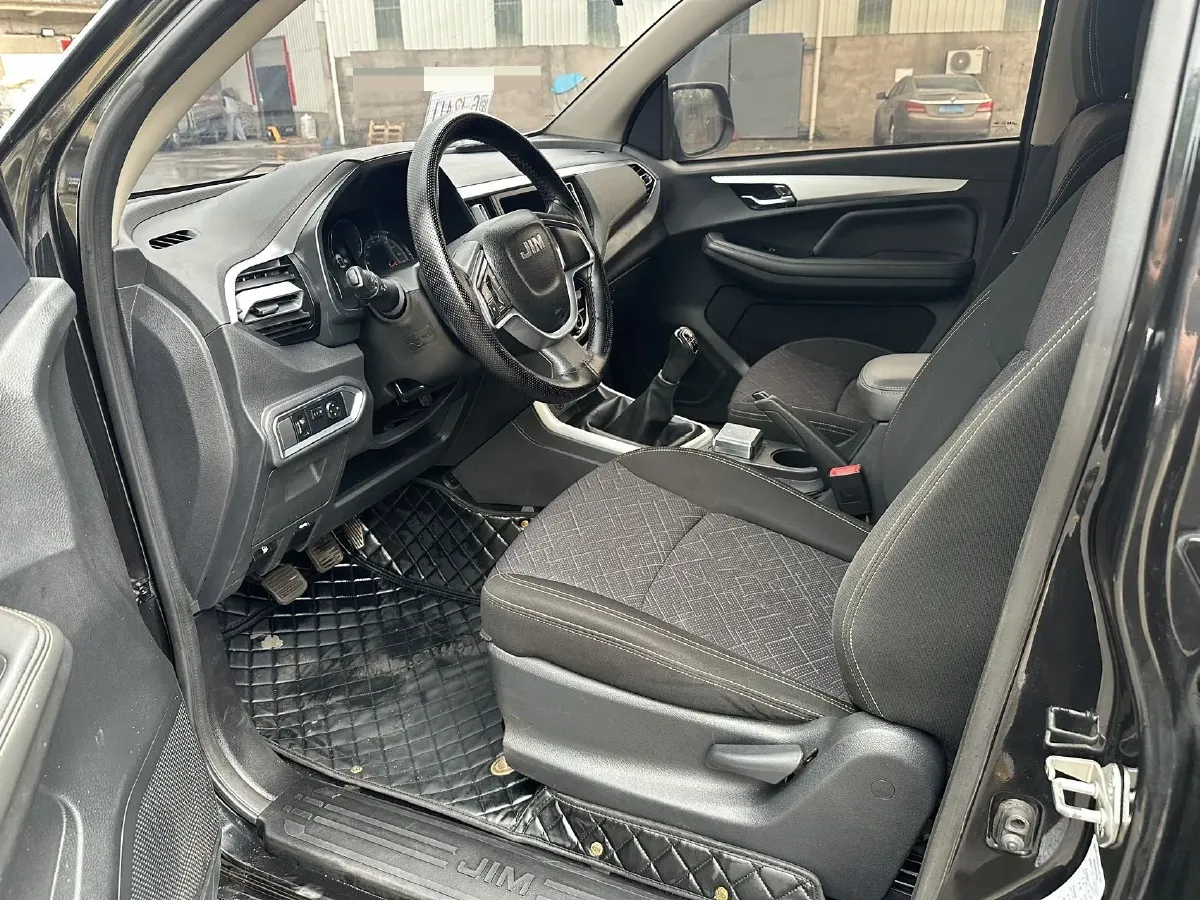2022 Isuzu RE-MAX Jim 2.8T 120HP L4 5MT,autocango,china used car exporter,china ev exporter,chinese used car exporter,chinese used ev exporter