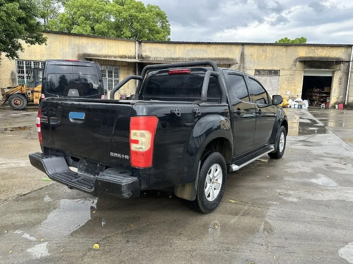 2022 Isuzu RE-MAX Jim 2.8T 120HP L4 5MT,autocango,china used car exporter,china ev exporter,chinese used car exporter,chinese used ev exporter