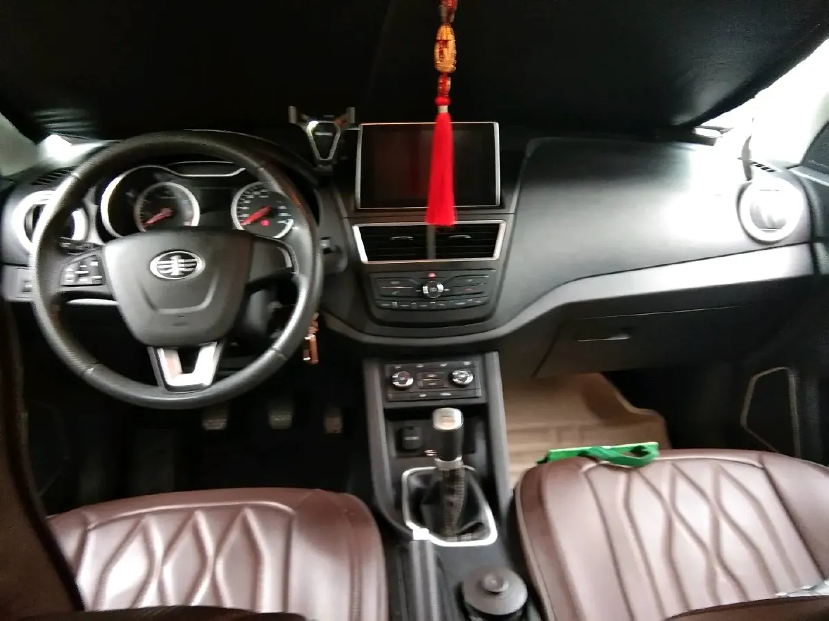 2018 Bestune X40 1.6L 114HP L4 5MT,autocango,china used car exporter,china ev exporter,chinese used car exporter,chinese used ev exporter