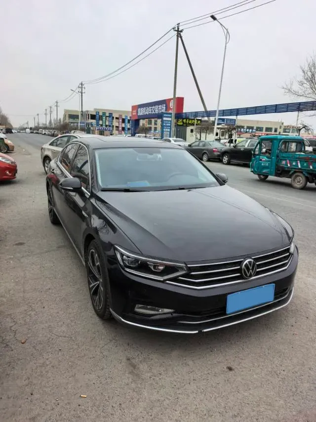 2020 Volkswagen Magotan 2.0T 186HP L4 7DCT,autocango,china used car exporter,china ev exporter,chinese used car exporter,chinese used ev exporter