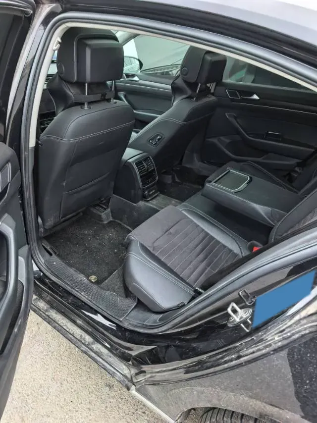 2020 Volkswagen Magotan 2.0T 186HP L4 7DCT,autocango,china used car exporter,china ev exporter,chinese used car exporter,chinese used ev exporter