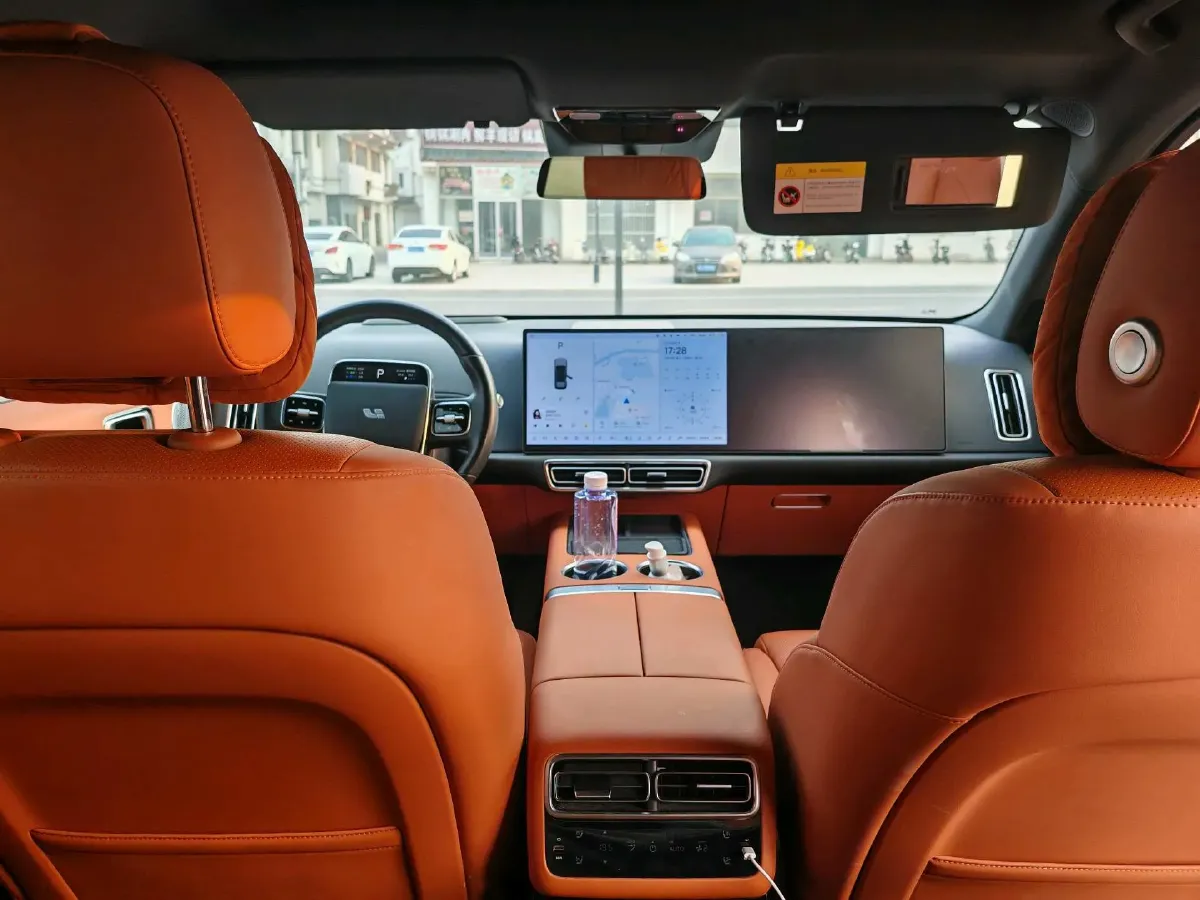 2024 Li L6 Range Extended 154HP L4 REEV 36.8KWH,autocango,china used car exporter,china ev exporter,chinese used car exporter,chinese used ev exporter