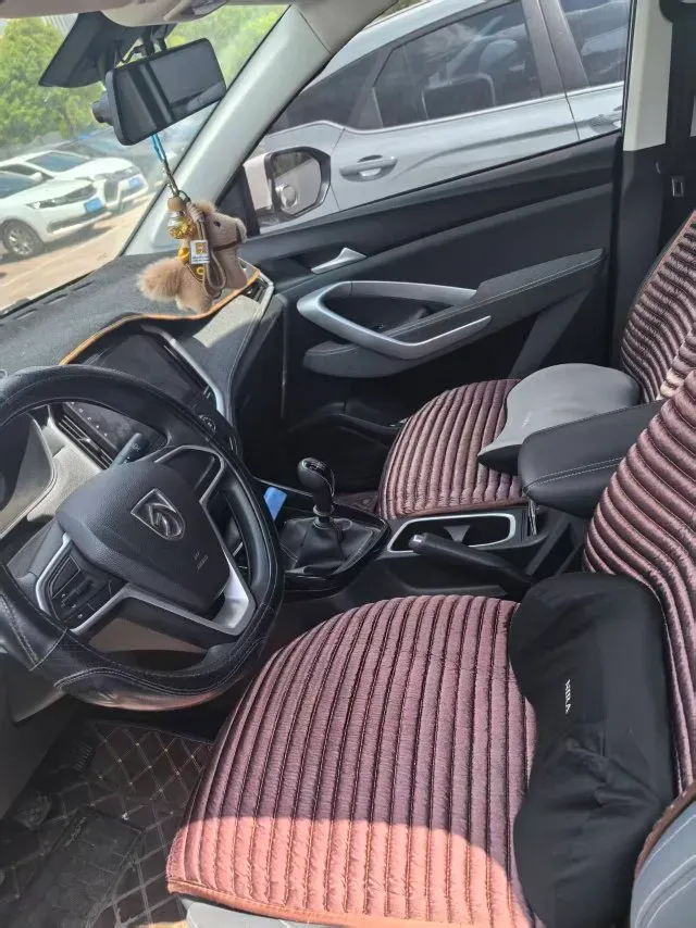 2020 BaoJun 530 1.5T 147HP L4 6MT,autocango,china used car exporter,china ev exporter,chinese used car exporter,chinese used ev exporter