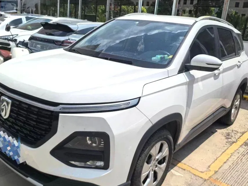2020 BaoJun 530 1.5T 147HP L4 6MT,autocango,china used car exporter,china ev exporter,chinese used car exporter,chinese used ev exporter