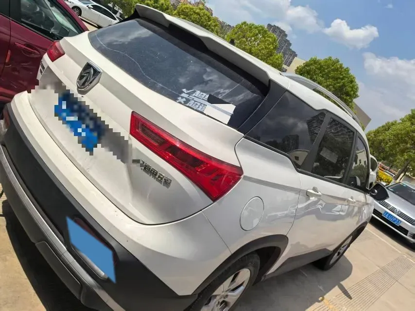 2020 BaoJun 530 1.5T 147HP L4 6MT,autocango,china used car exporter,china ev exporter,chinese used car exporter,chinese used ev exporter