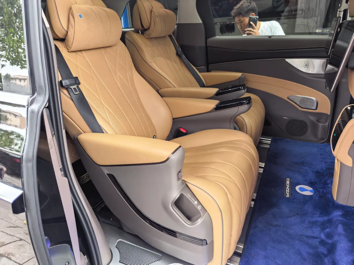 2022 Mercedes-Benz GLC Class 2.0T 197HP L4 9AT,autocango,china used car exporter,china ev exporter,chinese used car exporter,chinese used ev exporter