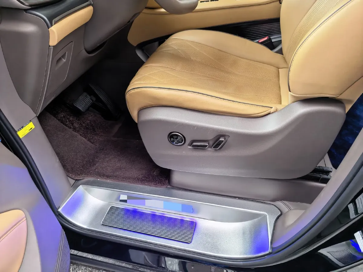 2022 Mercedes-Benz GLC Class 2.0T 197HP L4 9AT,autocango,china used car exporter,china ev exporter,chinese used car exporter,chinese used ev exporter