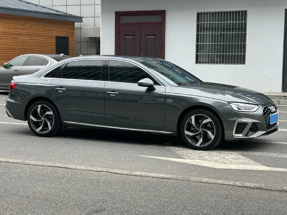 2021 Audi A4L 2.0T 190HP L4 7DCT,autocango,china used car exporter,china ev exporter,chinese used car exporter,chinese used ev exporter