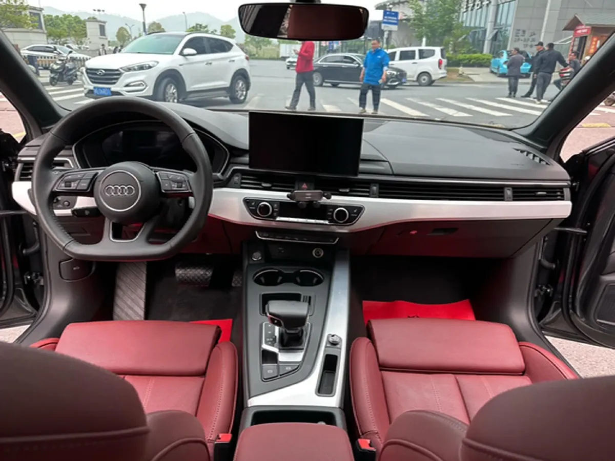 2021 Audi A4L 2.0T 190HP L4 7DCT,autocango,china used car exporter,china ev exporter,chinese used car exporter,chinese used ev exporter