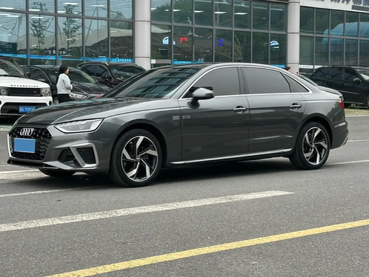 2021 Audi A4L 2.0T 190HP L4 7DCT,autocango,china used car exporter,china ev exporter,chinese used car exporter,chinese used ev exporter