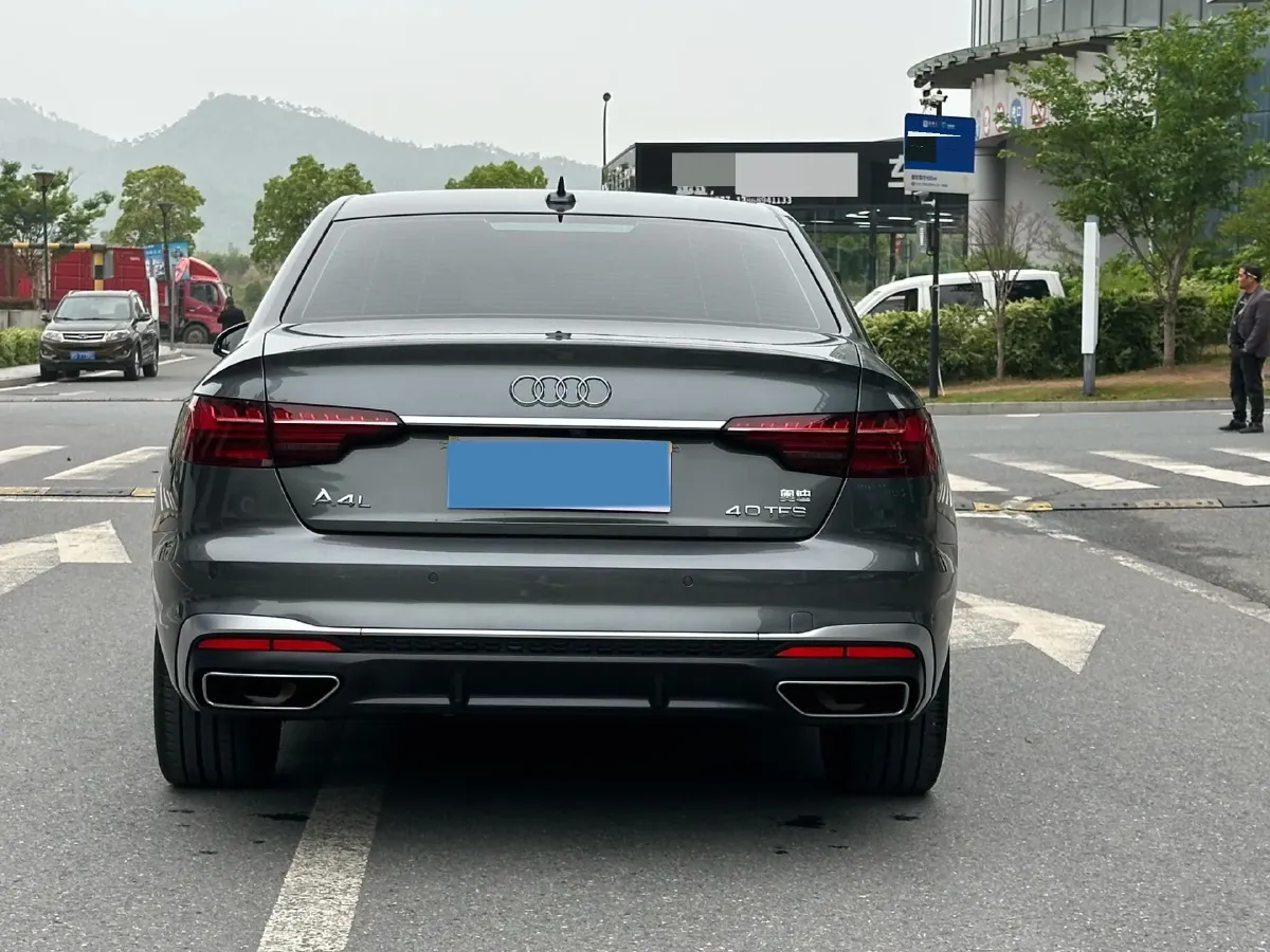 2021 Audi A4L 2.0T 190HP L4 7DCT,autocango,china used car exporter,china ev exporter,chinese used car exporter,chinese used ev exporter