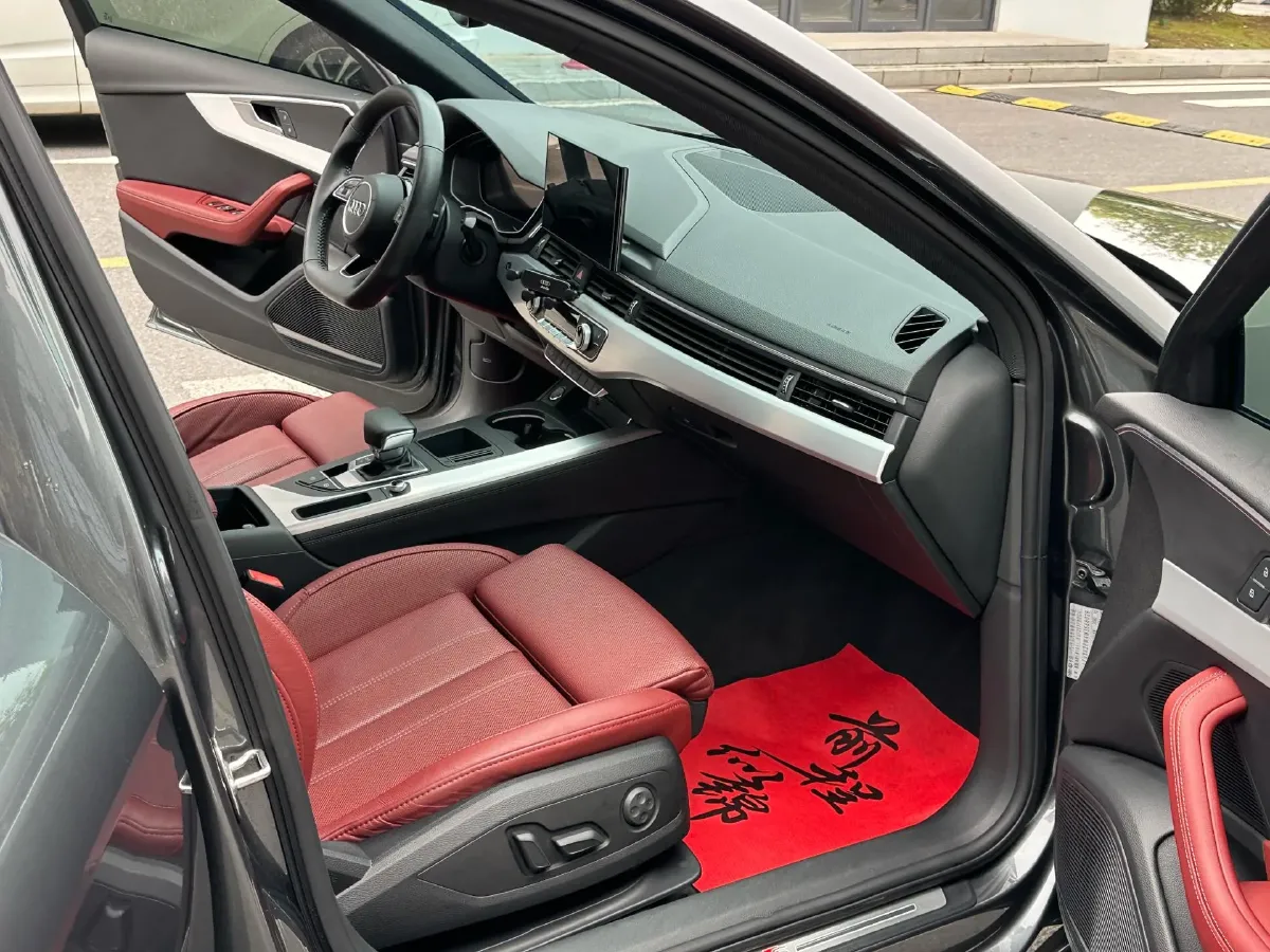 2021 Audi A4L 2.0T 190HP L4 7DCT,autocango,china used car exporter,china ev exporter,chinese used car exporter,chinese used ev exporter