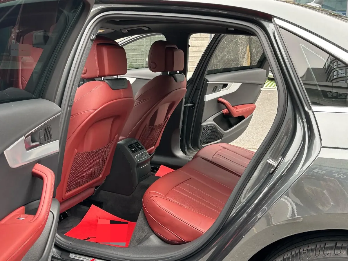 2021 Audi A4L 2.0T 190HP L4 7DCT,autocango,china used car exporter,china ev exporter,chinese used car exporter,chinese used ev exporter