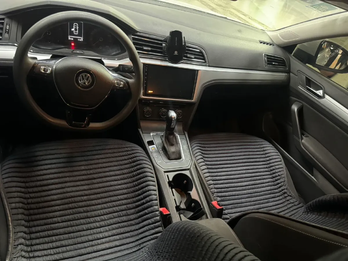 2019 Volkswagen T-Cross 1.4T 150HP L4 7DCT,autocango,china used car exporter,china ev exporter,chinese used car exporter,chinese used ev exporter