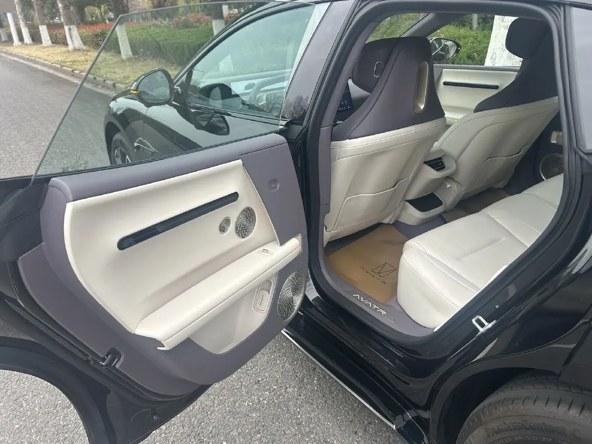 2025 Avatr 06 REEV 156HP REEV,autocango,china used car exporter,china ev exporter,chinese used car exporter,chinese used ev exporter