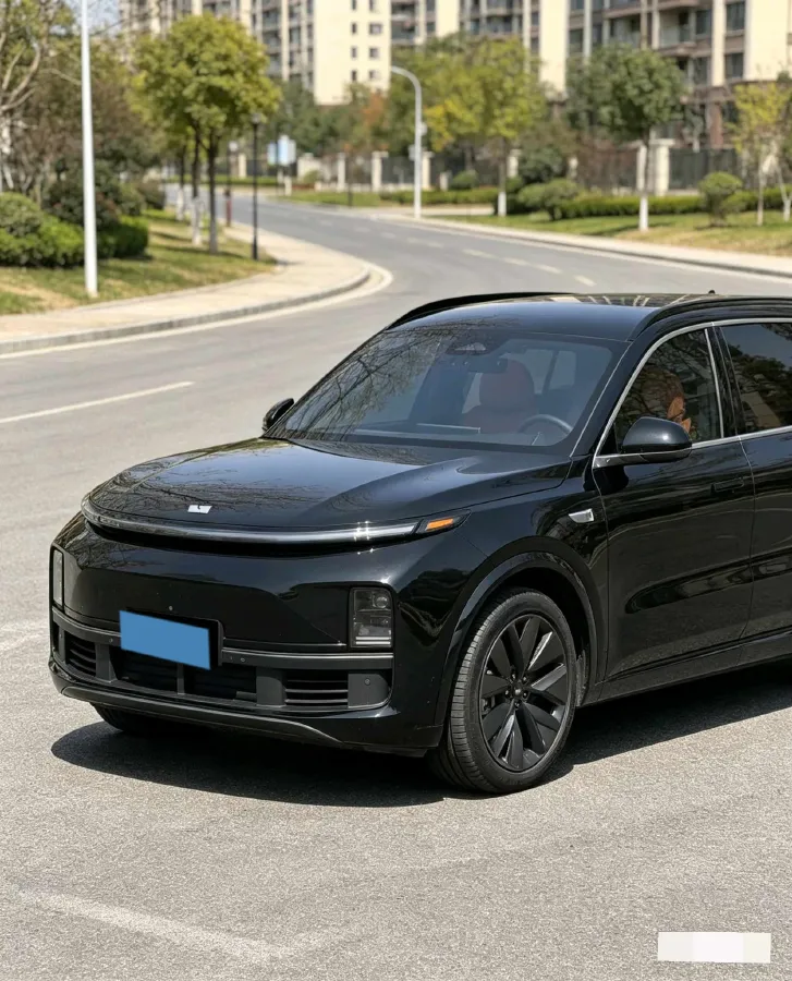 2023 Li L8 Range Extended 154HP REEV 40.9KWH,autocango,china used car exporter,china ev exporter,chinese used car exporter,chinese used ev exporter