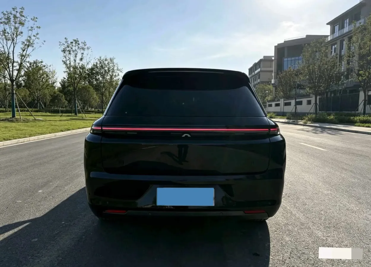 2023 Li L8 Range Extended 154HP REEV 40.9KWH,autocango,china used car exporter,china ev exporter,chinese used car exporter,chinese used ev exporter