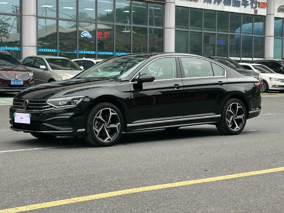 2026 Volkswagen Magotan 2.0T 220HP L4 7DCT,autocango,china used car exporter,china ev exporter,chinese used car exporter,chinese used ev exporter