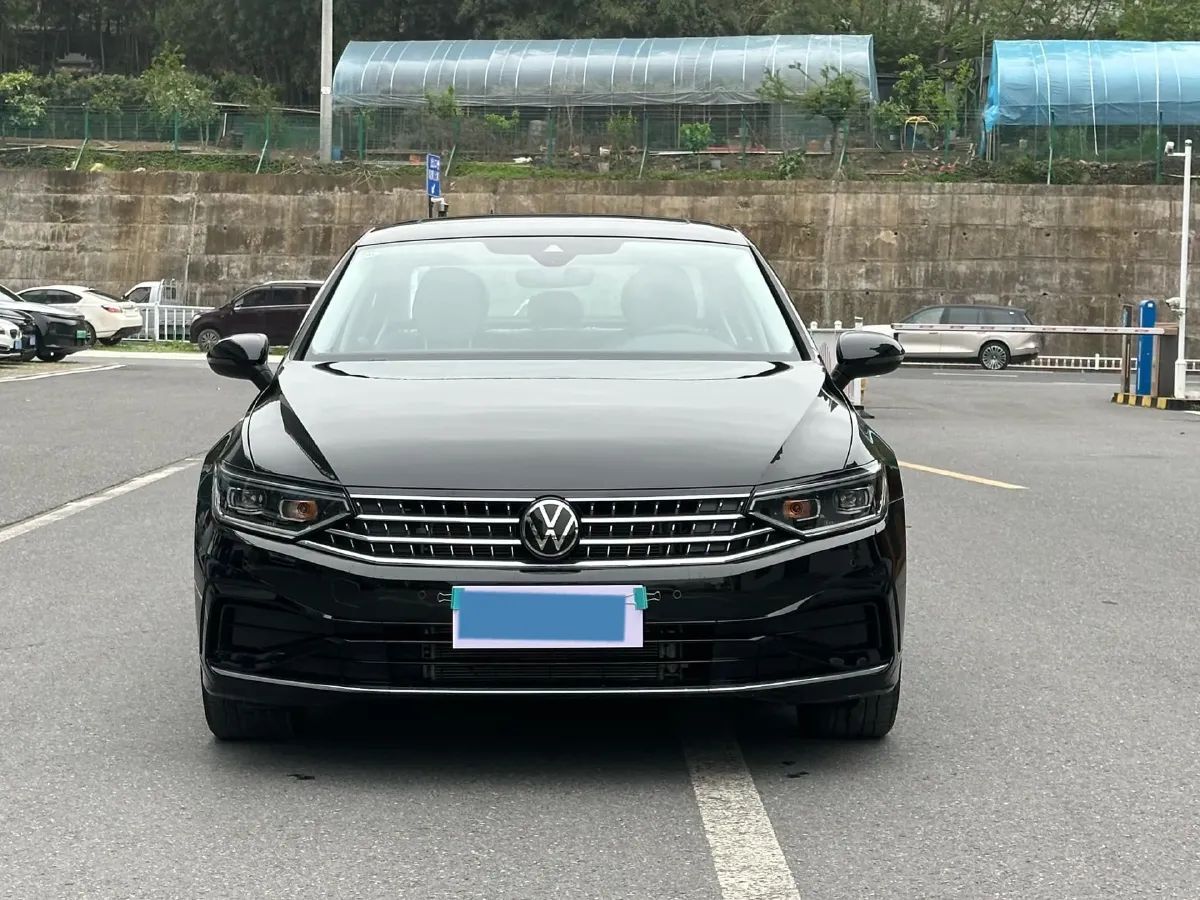 2026 Volkswagen Magotan 2.0T 220HP L4 7DCT,autocango,china used car exporter,china ev exporter,chinese used car exporter,chinese used ev exporter